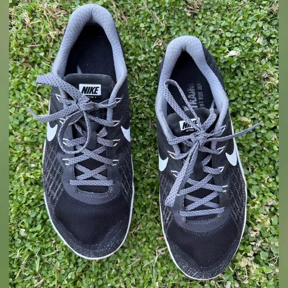 Nike Metcon 3 Training Sneaker Shoes in Black &‎ White Athletic Shoes Sz-9.5. V